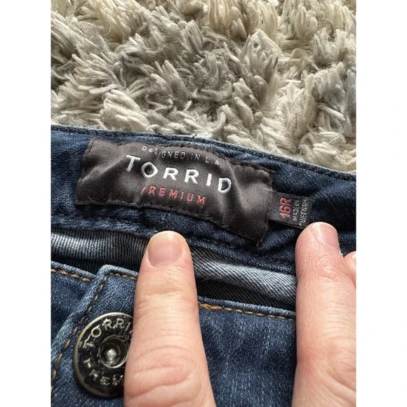 Torrid Premium Jeans Sz 16 R Skinny Distressed Dark Blue - Picture 2 of 5